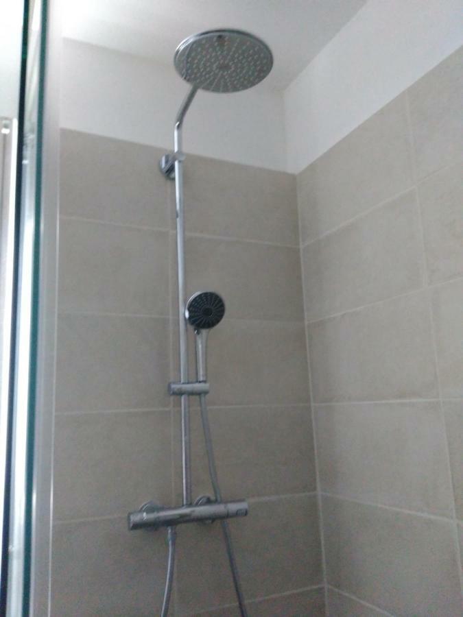 Bel Et Spacieux Appartement De 84 M² Avec Parking Tres Proche Du Metro Garibaldi ลียง ภายนอก รูปภาพ